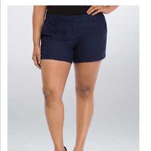 Torrid Lace Shorts in Navy Size 18 EUC